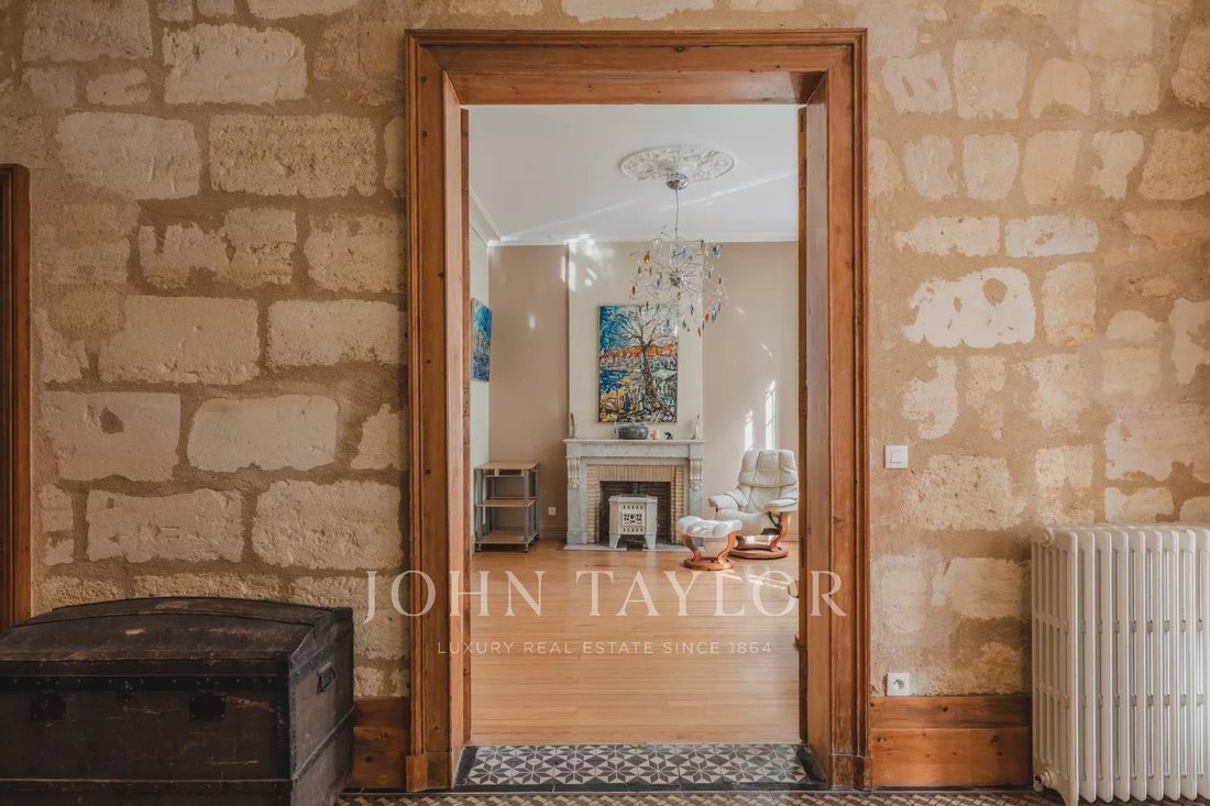 Townhouse in Grand Parc-Chartrons-Paul Doumer, Bordeaux, France 1 - 13392985