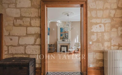 Townhouse in Grand Parc-Chartrons-Paul Doumer, Bordeaux, France 1