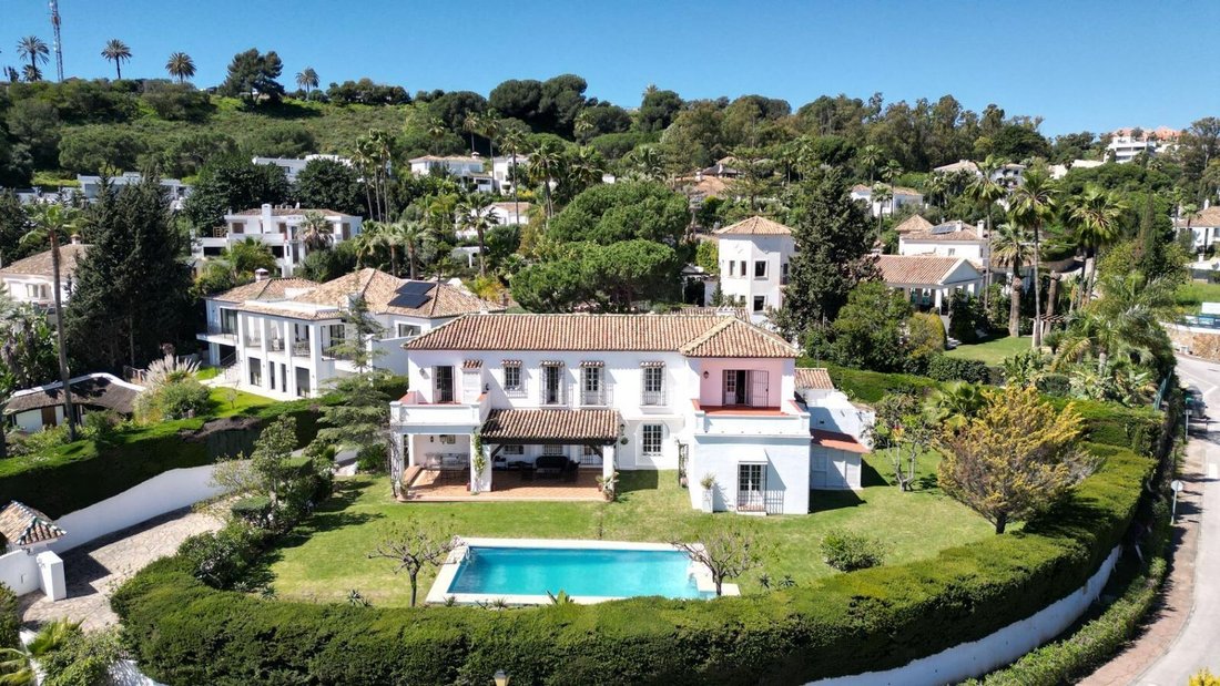 Villa in Nueva Andalucia, Marbella, Spain 1 - 15545827