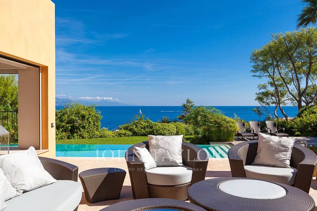 Villa in Antibes, Provence-Alpes-Côte d'Azur, France 3 - 10752665