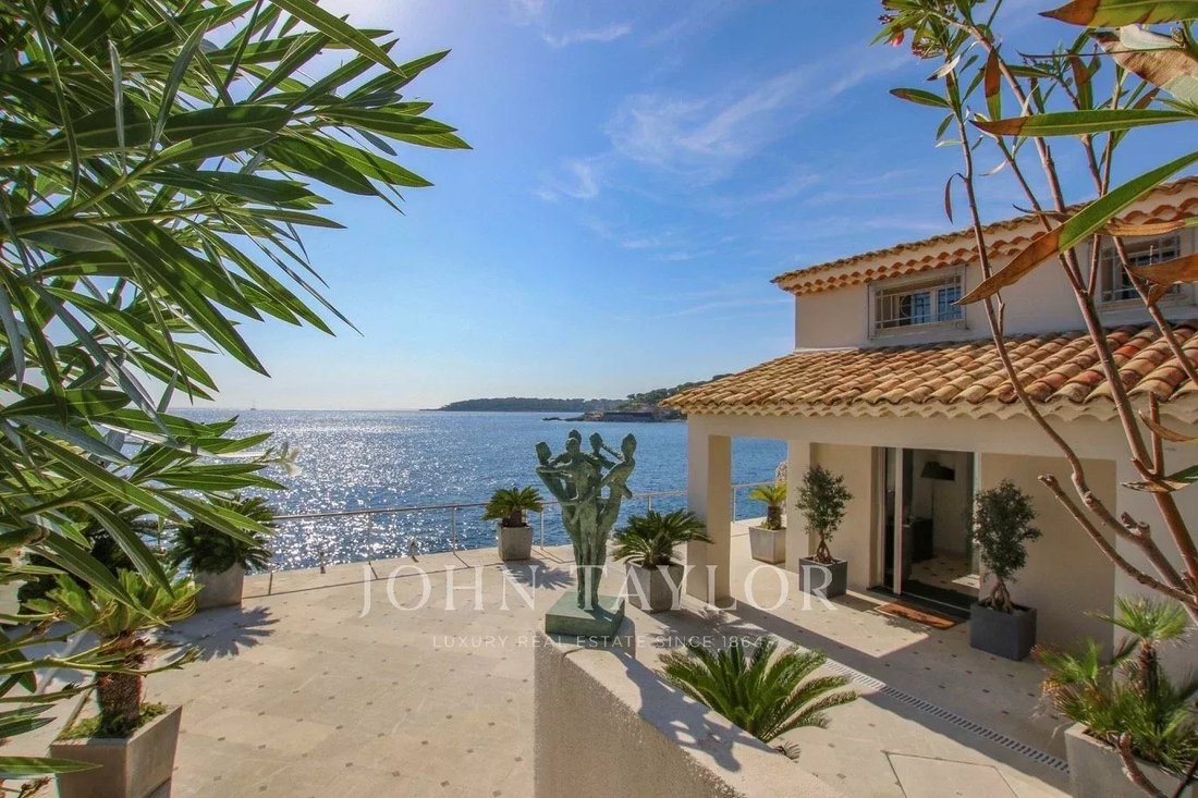 Villa in Antibes, Provence-Alpes-Côte d'Azur, France 3 - 10752685