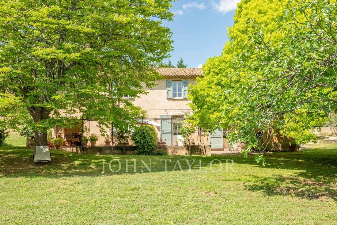 Estate in Ansouis, Provence-Alpes-Côte d'Azur, France 1 - 12839084