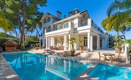 Estate in Antibes, Provence-Alpes-Côte d'Azur, France 1