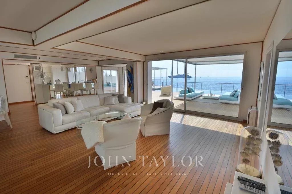 Villa in Antibes, Provence-Alpes-Côte d'Azur, France 4 - 10752668