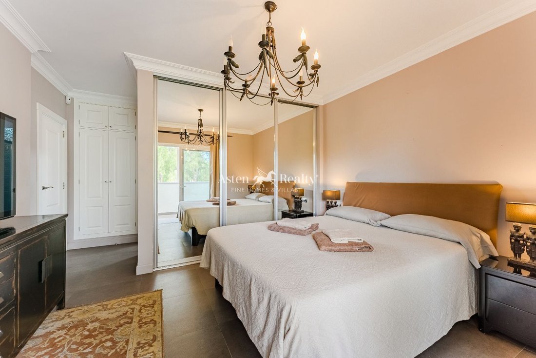 Villa in Los Cristianos, Canary Islands, Spain 5 - 15542345