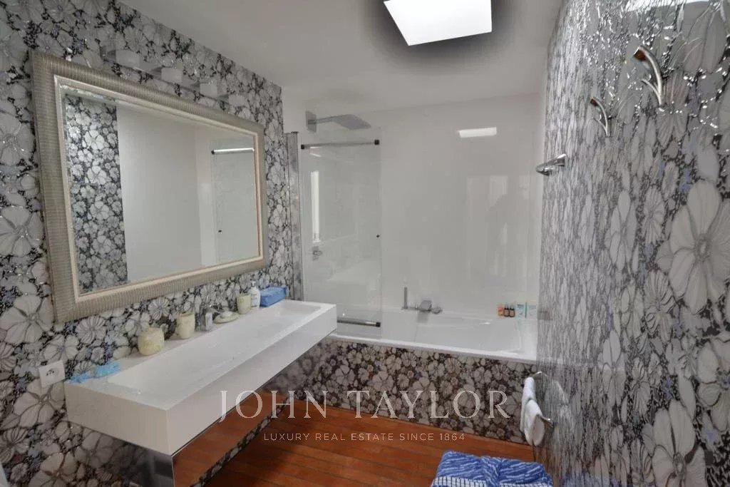 Villa in Antibes, Provence-Alpes-Côte d'Azur, France 5 - 10752668