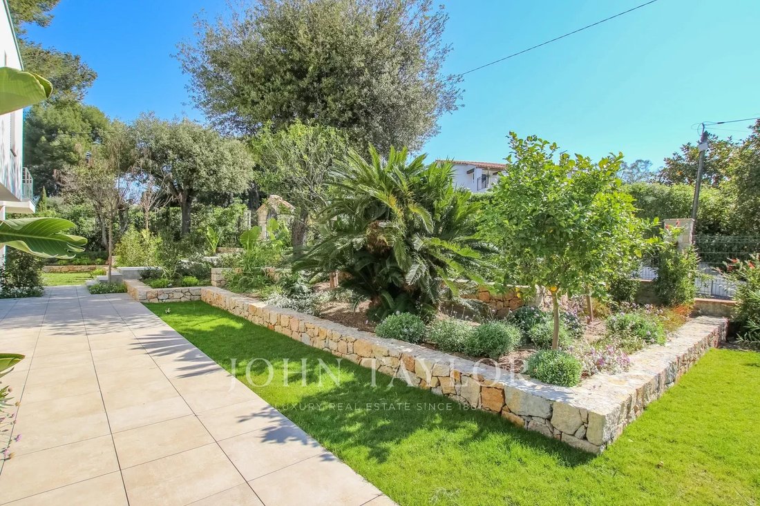 Villa in Antibes, Provence-Alpes-Côte d'Azur, France 4 - 12756843
