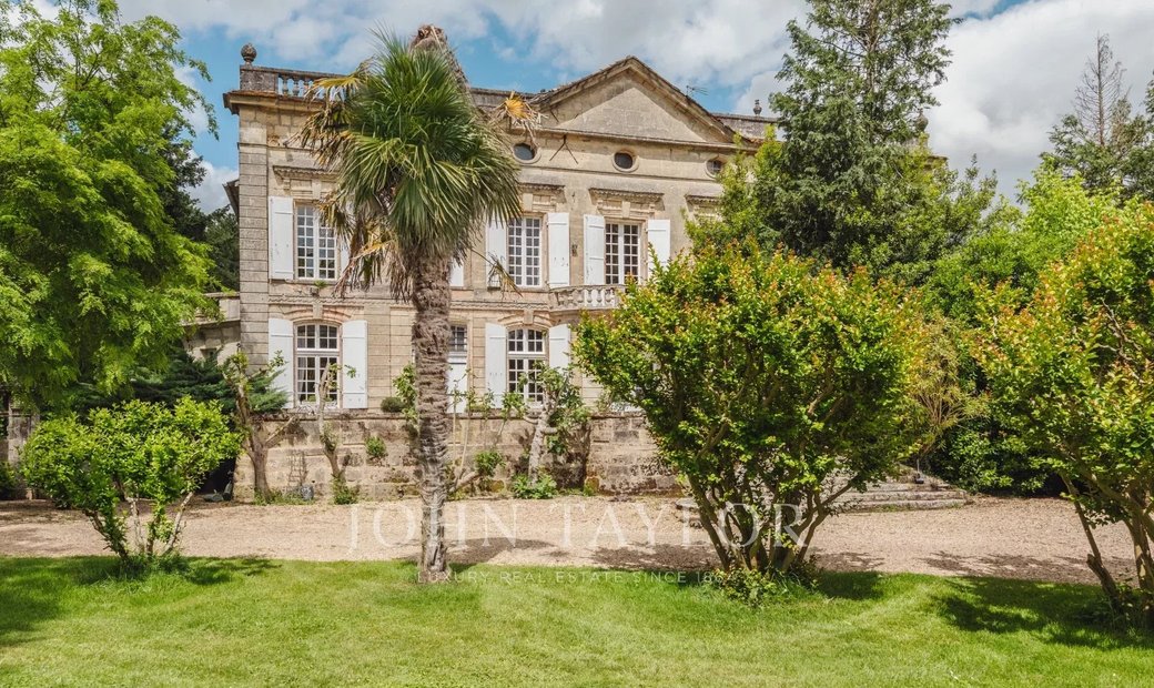 Domaine D'exception Classé Avec Chambres D'hôtes De Luxe Saint émilion Exclusivité John Taylor B