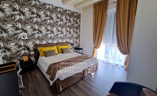 House in Historic Center, Viareggio, Tuscany 1