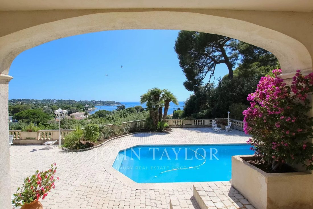 Villa in Antibes, Provence-Alpes-Côte d'Azur, France 2 - 12085320