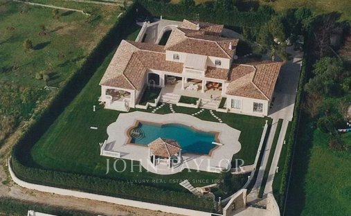Villa in Antibes, Provence-Alpes-Côte d'Azur, France 1