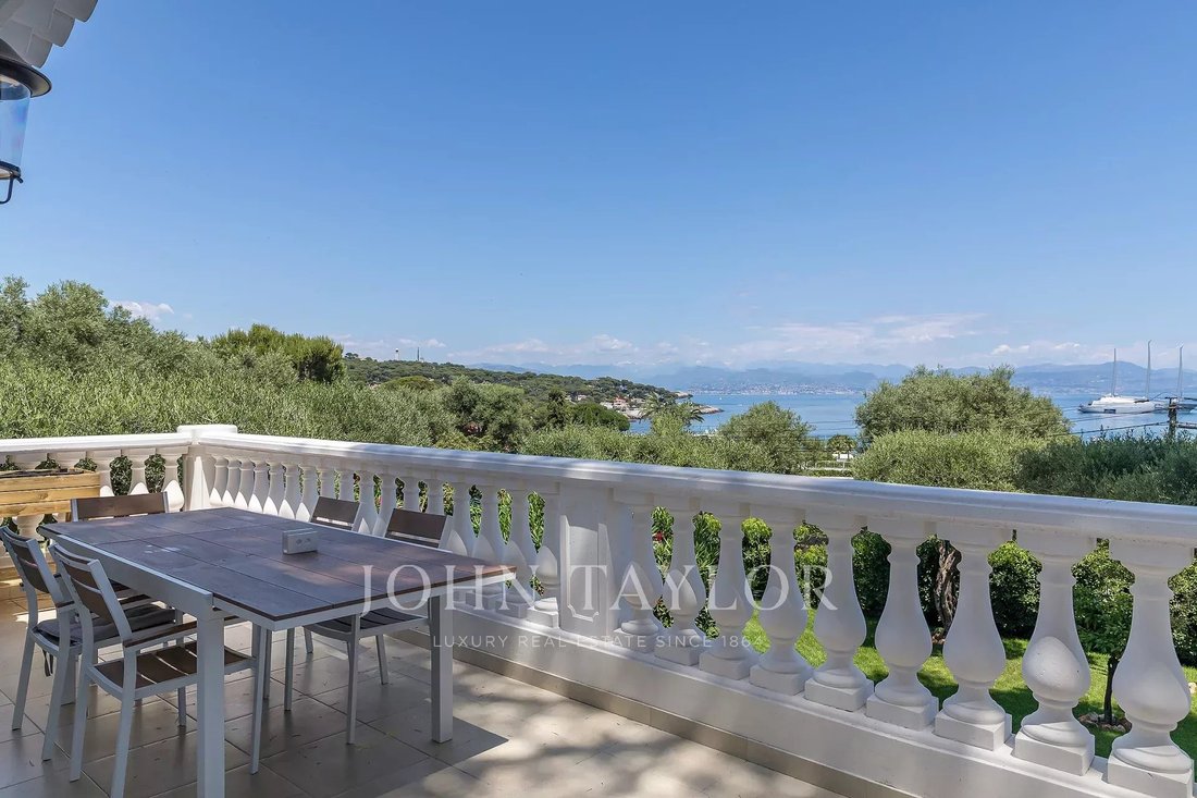 Villa in Antibes, Provence-Alpes-Côte d'Azur, France 1 - 11793434