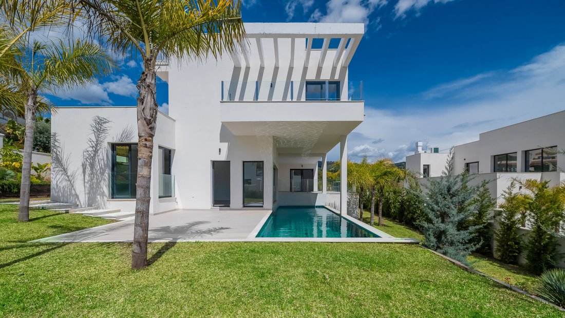 Villa in Elviria-Cabopino, Marbella, Spain 1 - 15543190