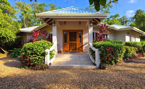 Casa a Maya Centre, Distretto di Stann Creek, Belize 1