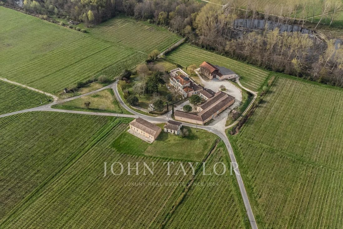 Farm Ranch in Cussac-Fort-Medoc, Nouvelle-Aquitaine, France 3 - 14011214