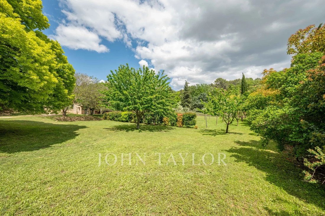 Estate in Ansouis, Provence-Alpes-Côte d'Azur, France 2 - 12839084