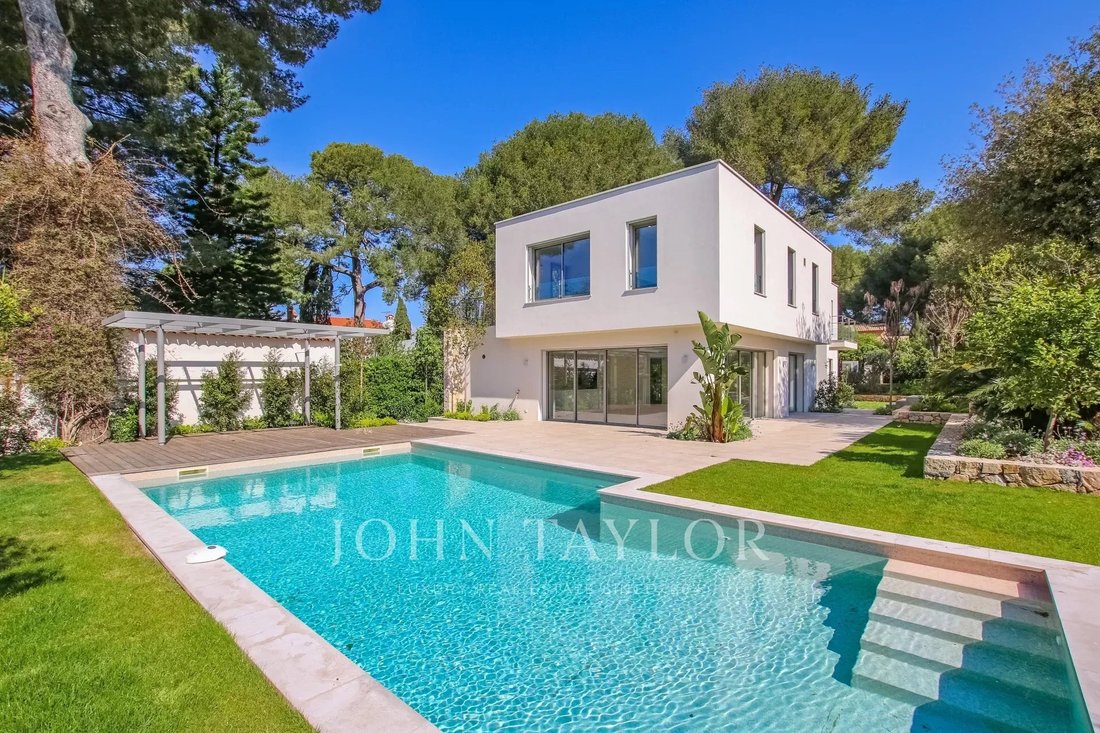 Villa in Antibes, Provence-Alpes-Côte d'Azur, France 3 - 12756843