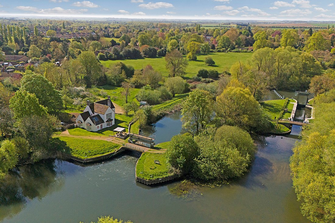 House in Hemingford Grey, England 1 - 15547244
