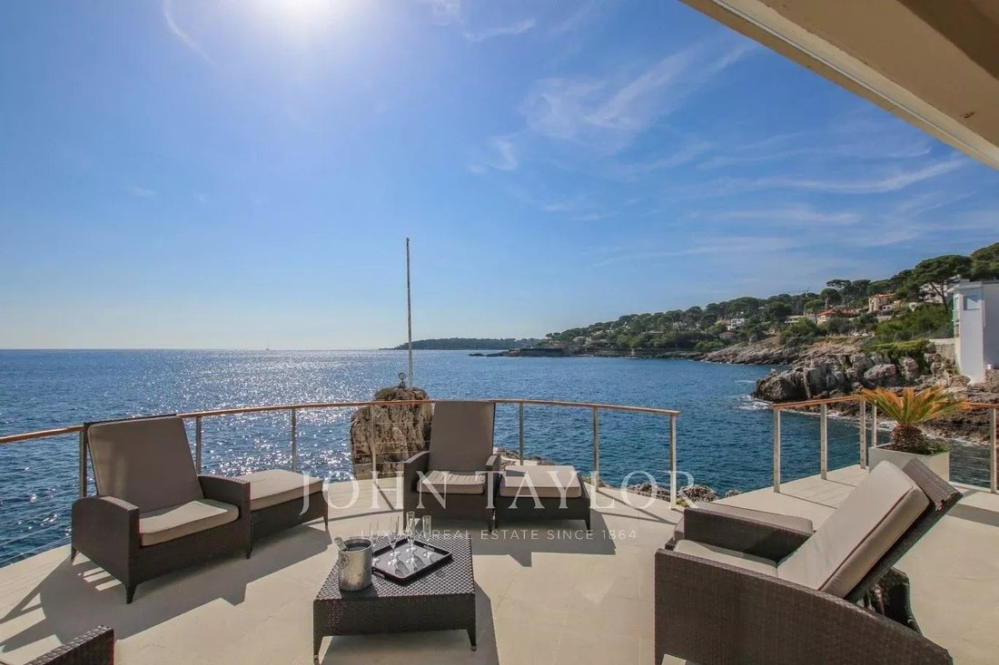 Villa in Antibes, Provence-Alpes-Côte d'Azur, France 2 - 10752685