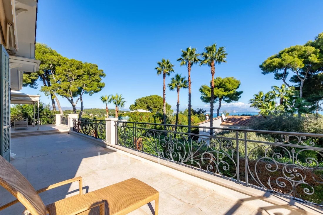 Estate in Antibes, Provence-Alpes-Côte d'Azur, France 4 - 13958402