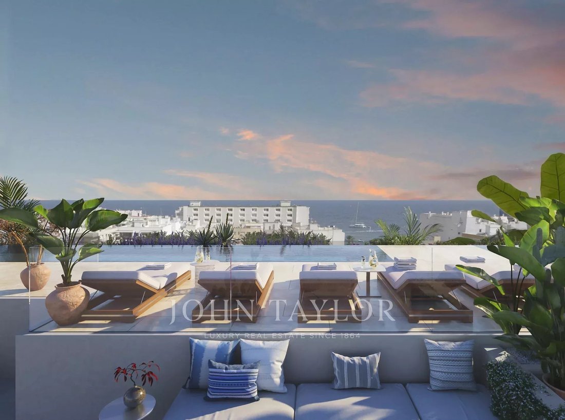 Estate in Santa Eularia des Riu, Balearic Islands, Spain 3 - 12958139