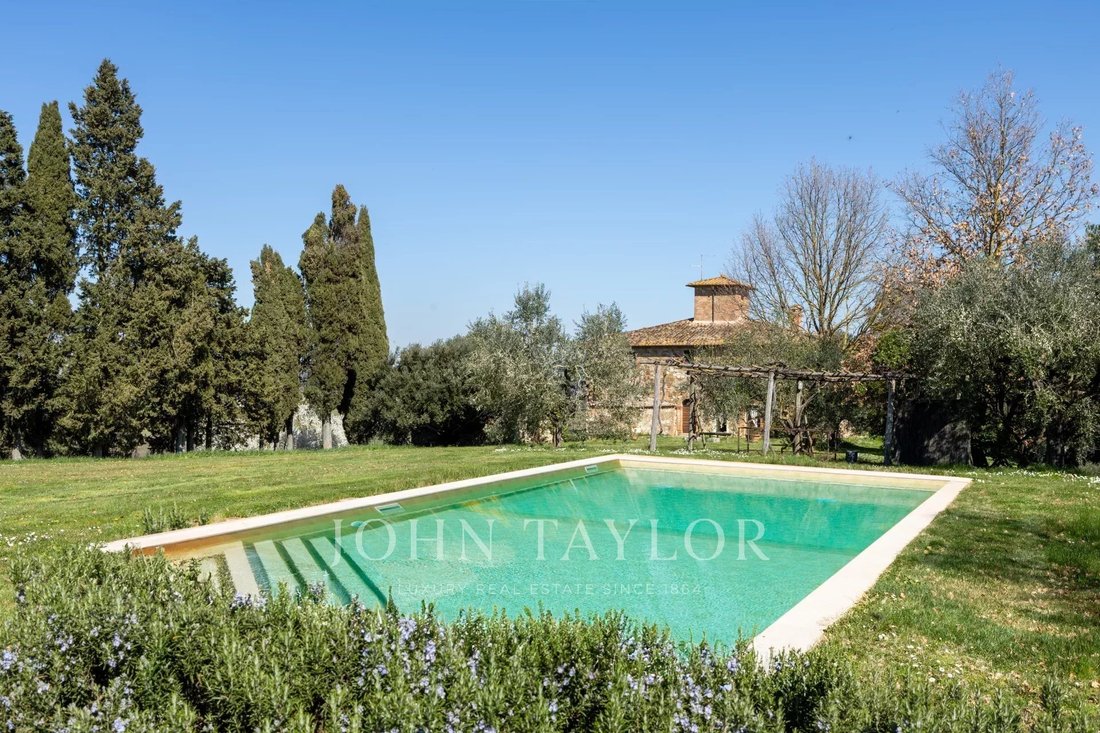 Villa in Siena, Tuscany, Italy 2 - 15362773