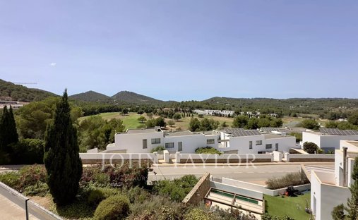 Townhouse in Roca Llisa, Santa Eularia des Riu, Balearic Islands 1