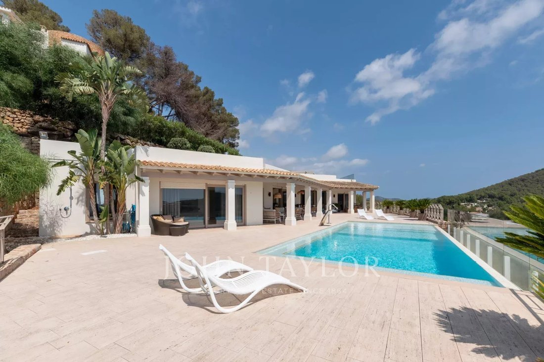Villa in Can Furnet, Santa Eularia des Riu, Balearic Islands 2 - 14623829