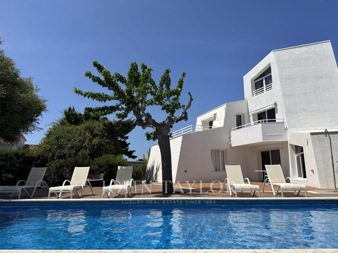 Chalet in es Castell, Balearic Islands, Spain 1 - 15348042