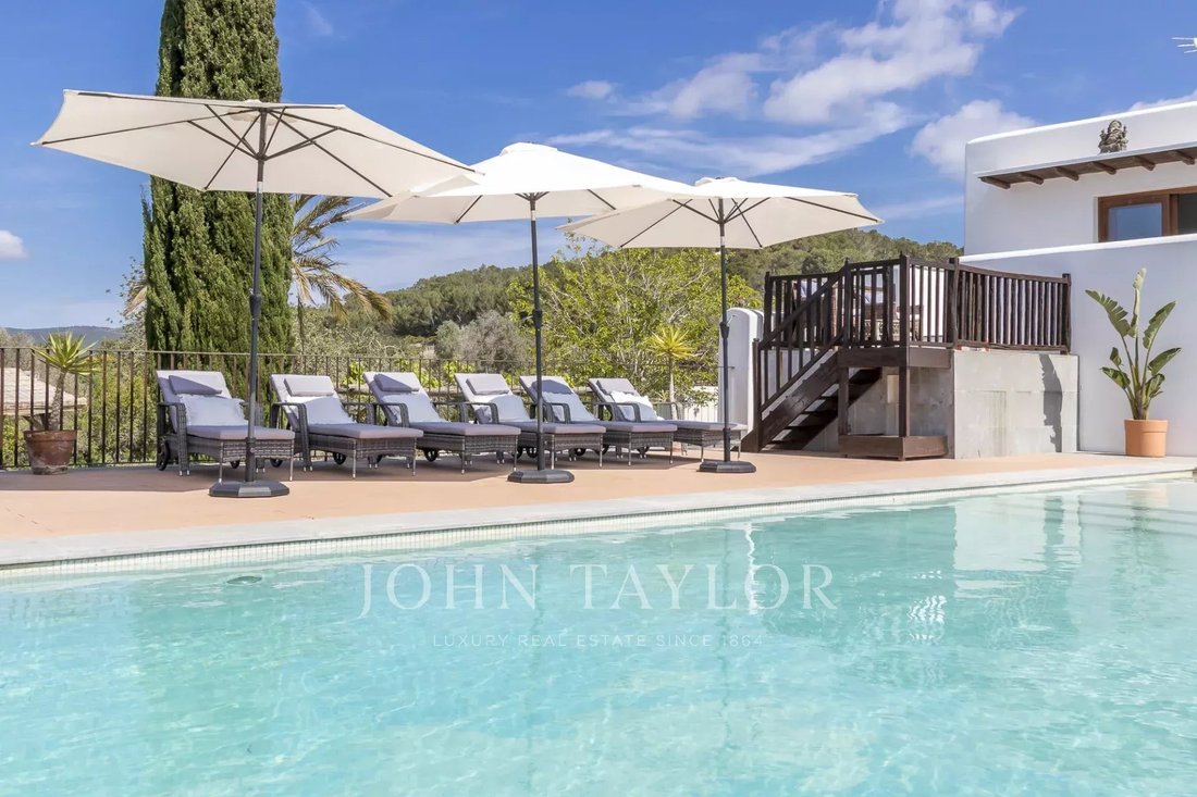 Villa in Sant Carles de Peralta, Santa Eularia des Riu, Balearic Islands 5 - 13686270