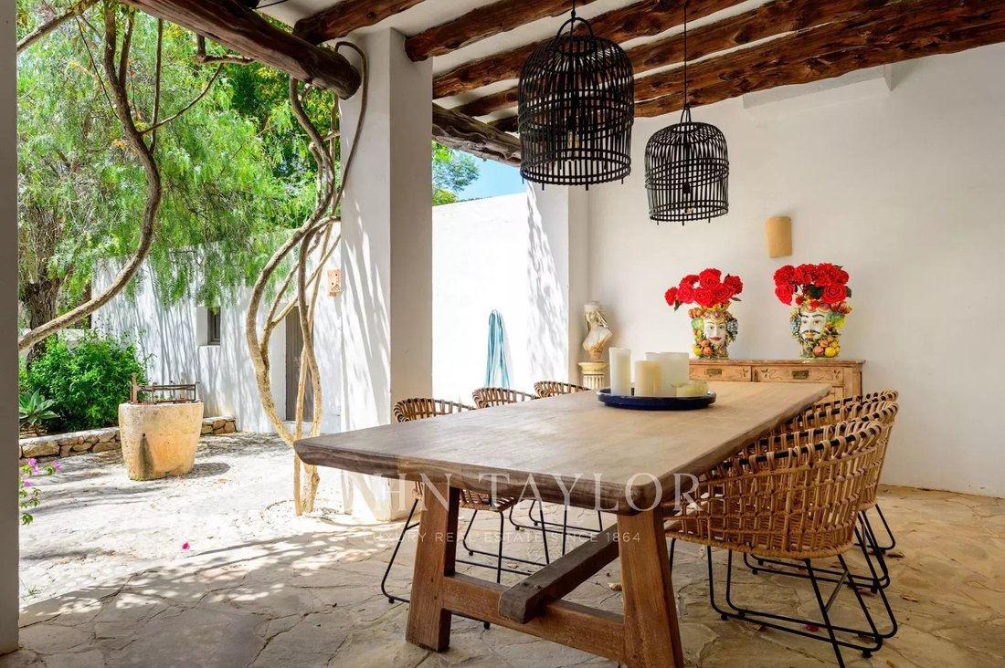 Villa in Sant Carles de Peralta, Santa Eularia des Riu, Balearic Islands 3 - 15365839