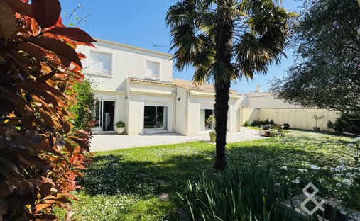 House in Bourg, Lagord, France 1