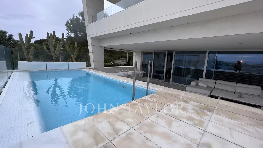 Villa in Cap Martinet, Santa Eularia des Riu, Balearic Islands 2 - 14690326