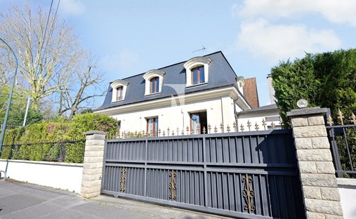 Maison à Thiers, Le Raincy, France 1