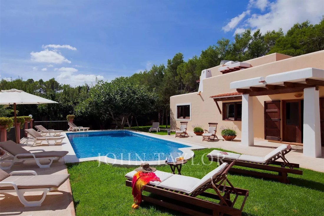 Villa in Sant Carles de Peralta, Santa Eularia des Riu, Balearic Islands 1 - 13686031