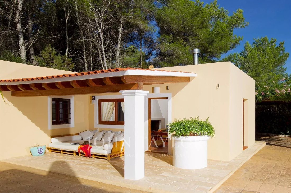 Villa in Sant Carles de Peralta, Santa Eularia des Riu, Balearic Islands 4 - 13686031