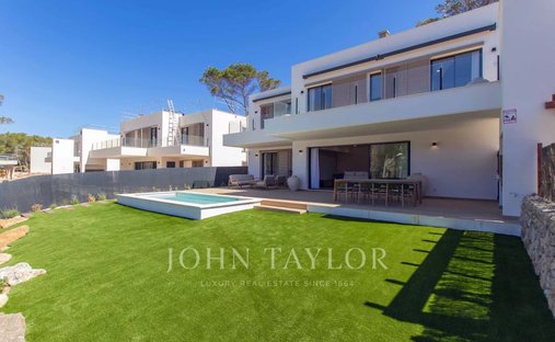 Chalet in es Mercadal, Balearic Islands, Spain 1