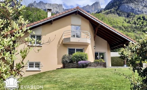 House in Centre, Sallanches, France 1