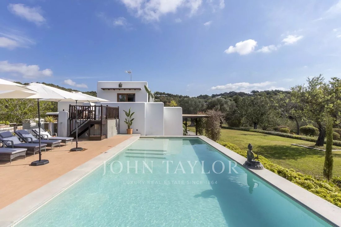 Villa in Sant Carles de Peralta, Santa Eularia des Riu, Balearic Islands 4 - 13686270