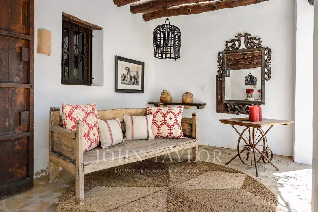 Villa in Sant Carles de Peralta, Santa Eularia des Riu, Balearic Islands 4 - 15365839