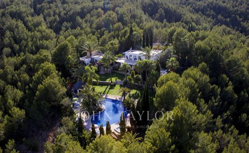 Villa in Sant Carles de Peralta, Santa Eularia des Riu, Balearic Islands 1