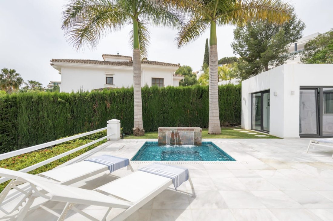 Villa in Nueva Andalucía, Marbella, Spanien 1 - 15544602