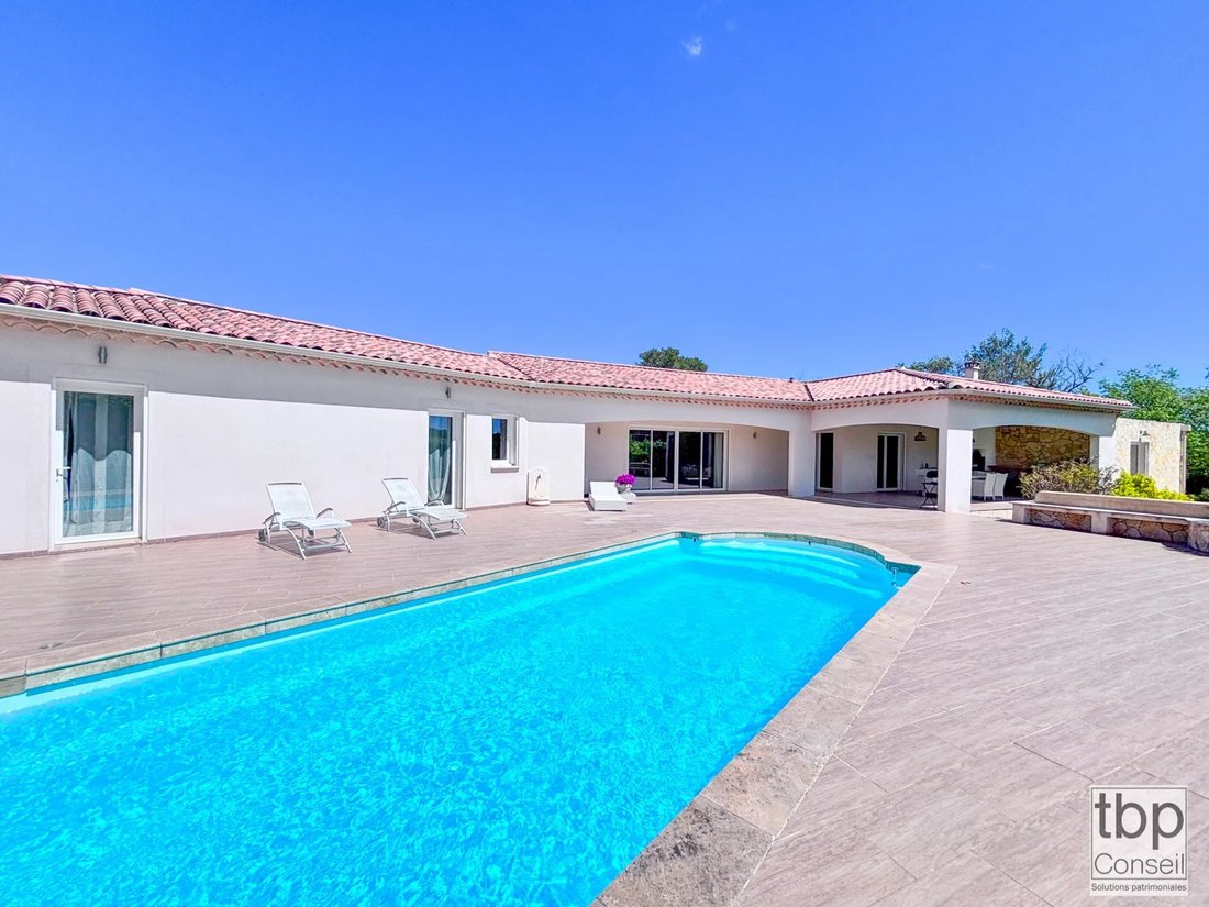 Villa in Ollieres, Provence-Alpes-Côte d'Azur, France 1 - 15542379