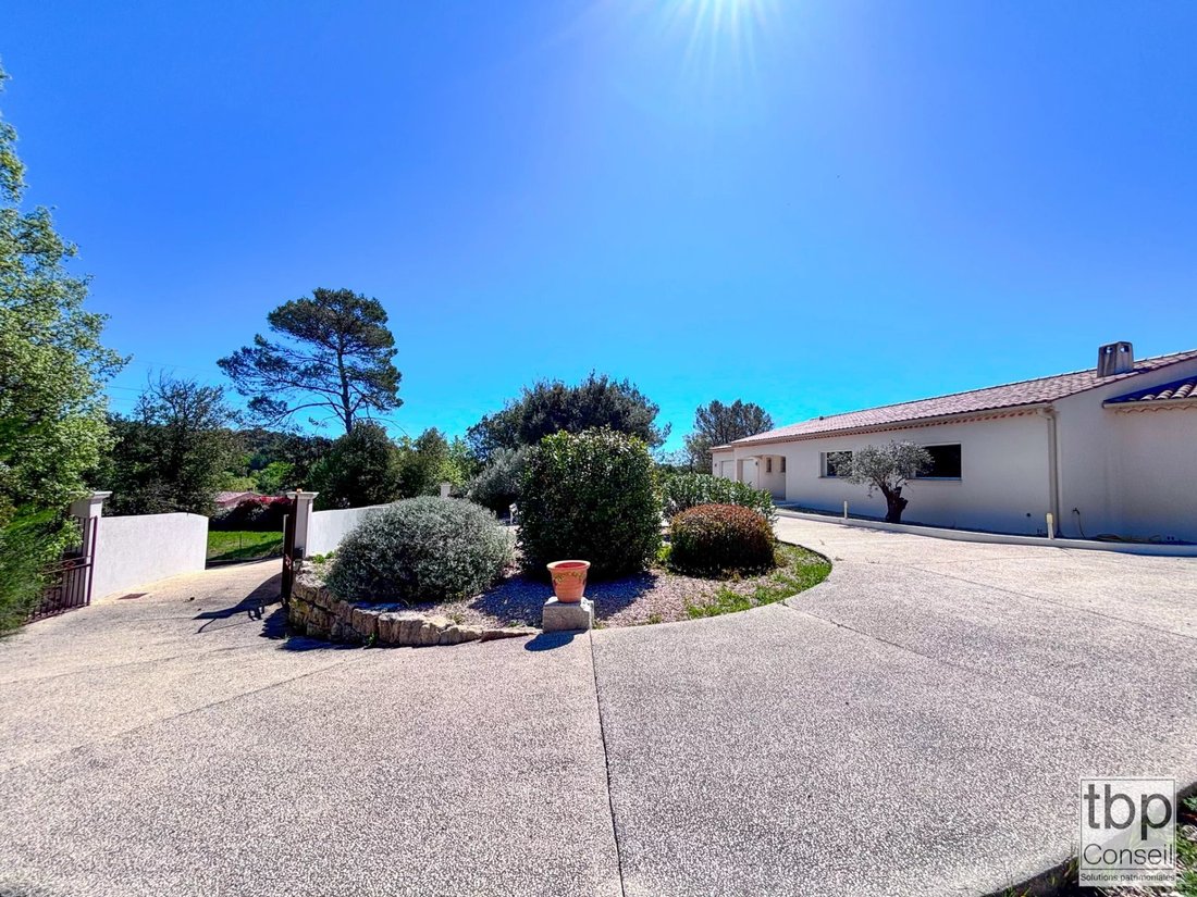 Villa in Ollieres, Provence-Alpes-Côte d'Azur, France 4 - 15542379