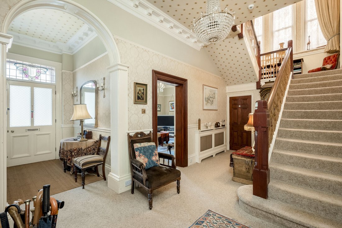 Villa in Leamington Spa, England 4 - 15543260