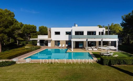 Villa in Santa Eularia des Riu, Balearic Islands, Spain 1