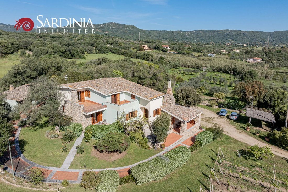 Villa in Peripheral Fractions, Olbia, Sardinia 1 - 15546432