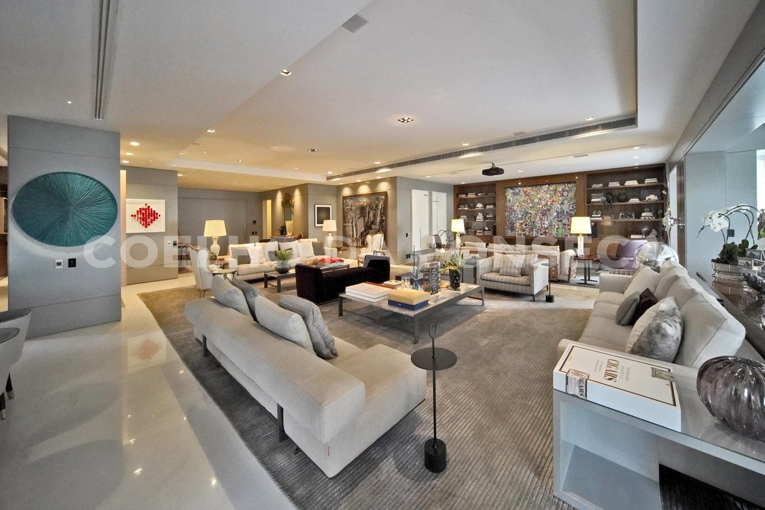 Condo in São Paulo, State of São Paulo, Brazil 2 - 15543713