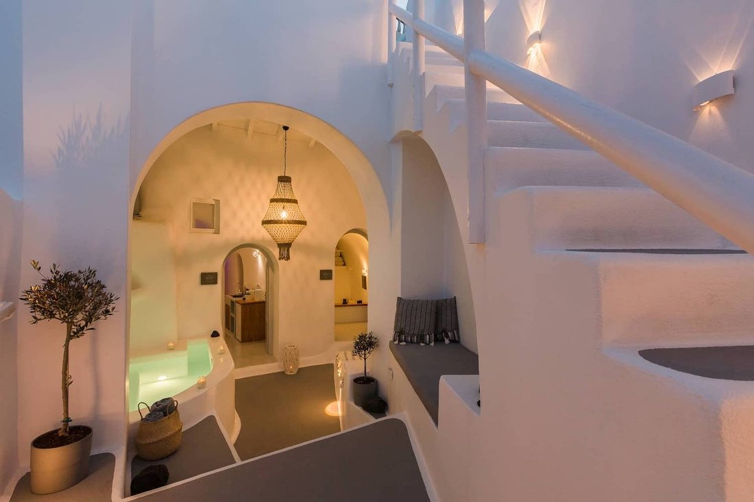 House in Thira, Aegean, Greece 3 - 15545416