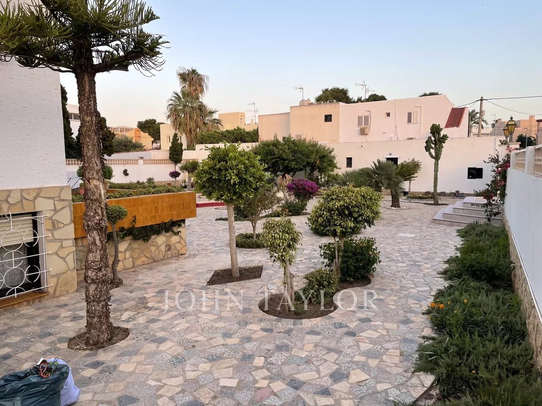 House in Sant Jordi de ses Salines, Sant Josep de sa Talaia, Balearic Islands 3 - 12053039